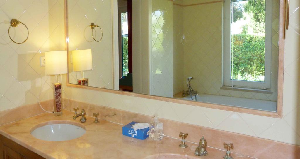 Aroeira Villa Near Lisbon- Daydream Pt 차르네카 객실 사진